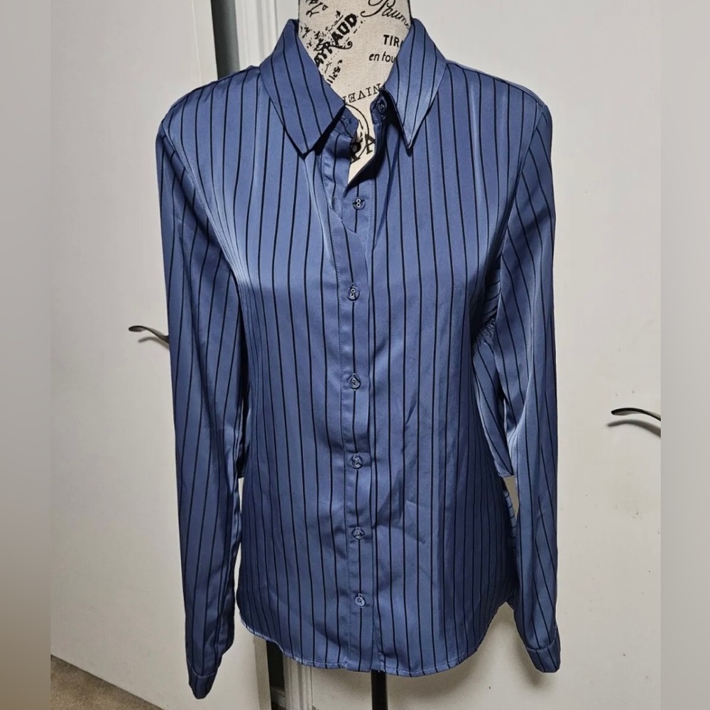 L’ Academie Open Back, Ruffle, Button Down Top - image 2